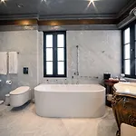 Bey House Royal 大特尔诺沃