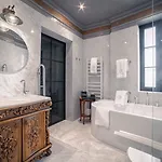 Bey House Royal 酒店 大特尔诺沃